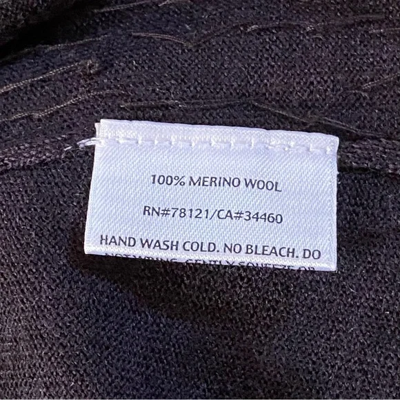 EILEEN FISHER 100% BLACK MERINO WOOL & PURPLE SEQUIN TOP SIZE LARGE - Picture 16 of 16